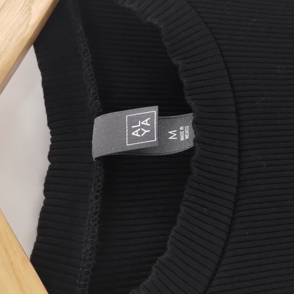 ALYA by Francesca's stretch top ribbed black size medium cropped ruffle sleeve - Picture 2 of 7